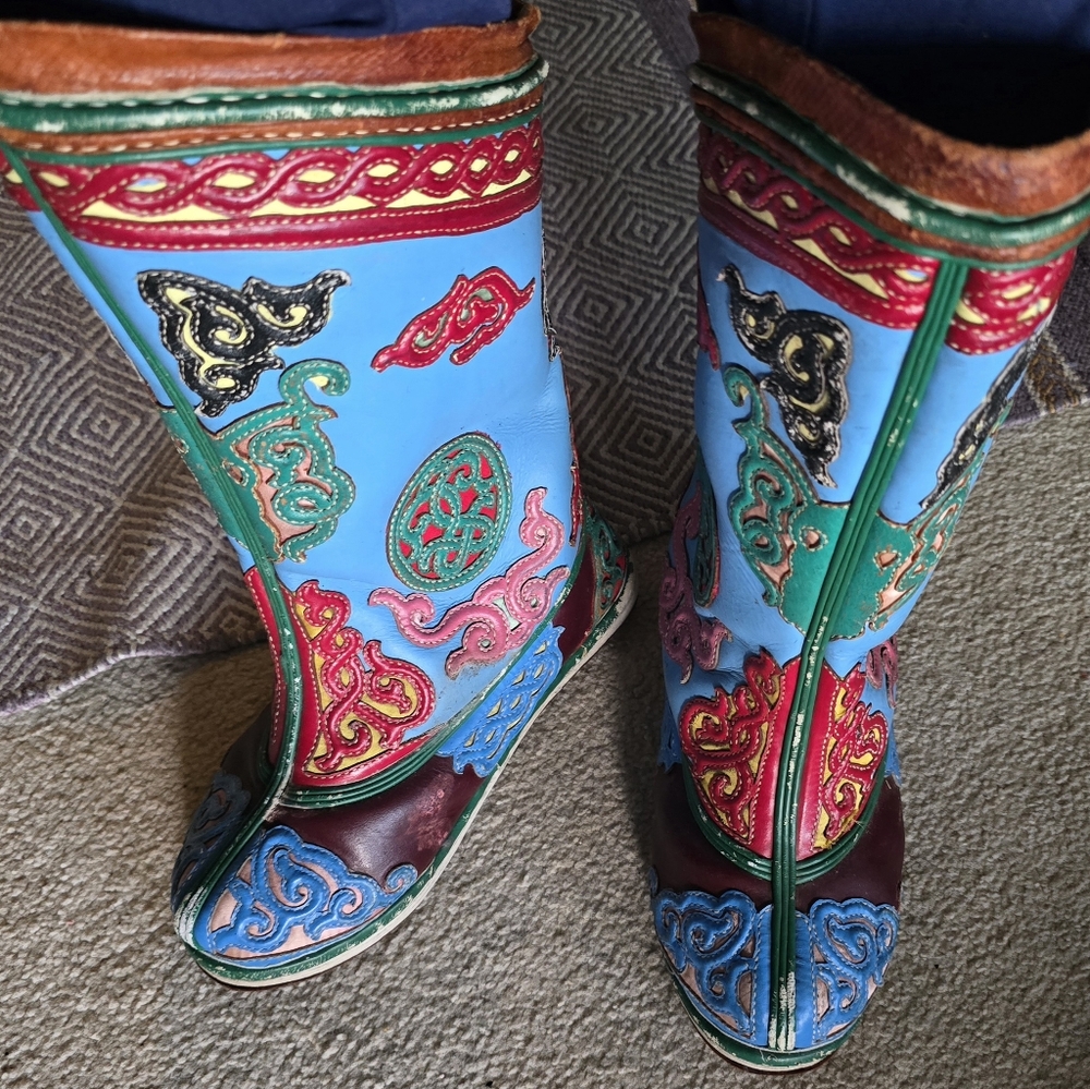 Tibetan(?)Boho funky embroidered garden Boots